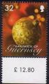 Guernesey 2007 - Nol/Christmas : boule dore, 32 p - YT 1173 / SG 1192 **