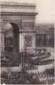74) CPA 14-18 / Paris / Arc de Triomphe / Dfil Militaire.