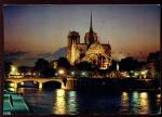 CPM 75 PARIS Cathdrale Notre Dame et la Seine la nuit