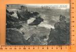 LE POULIGUEN: Baie de Scall, rochers pris de la falaise  mare montante