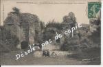 MONTCORNET: Ruines du Chateau-Fort, cour intrieure