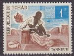 Timbre neuf ** n 227(Yvert) Tchad 1970 - Mtier d'artisanat, tanneur