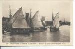 TROUVILLE: Barques de pche sortant du Port