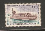 Madagascar - Scott 378  boat / bateau