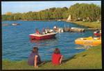 CPM  anime Australie  YARRAWONGA  ON LAKE MULWALA  La population se relaxant Bateaux Pdalos