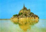 Le Mont St-Michel (50) - Vue gnrale avec reflet sur l'eau