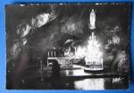 CP 65 Lourdes - La Grotte Miraculeuse de Nuit