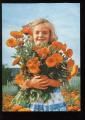 CPM Fantaisie Petite Fille et Bouquet de Fleurs Soucis