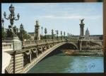CPM 75 PARIS Le Pont Alexandre III au fond le Dme de l'Eglise St Louis  