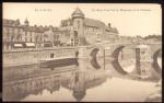CPA LAVAL  Le Vieux Pont sur la Mayenne et le Chateau