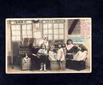 Carte postale CPA train fantaisie : consigne bagages gare , enfants , 1905