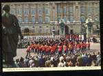 CPM anime non crite Royaume Uni LONDRES Relve de la Garde  Buckingham Palace
