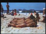 CPM Brsil RIO DE JANEIRO Praia de Ipanema Beach un alignement de fessiers