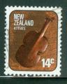 Nouvelle-Zlande 1976 Yvert 678 oblitr Arme en forme de violon