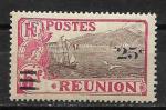 Runion -  1924 - YT n 103 *  (traces d'adhrence)